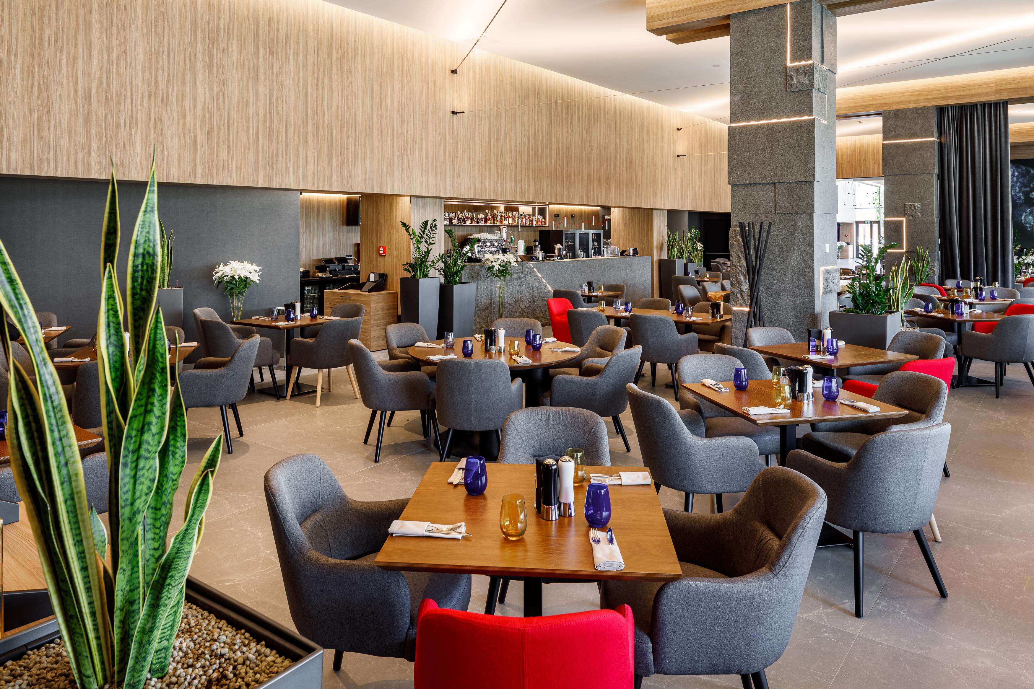 Qosmo Brasov Hotel Εξωτερικό φωτογραφία