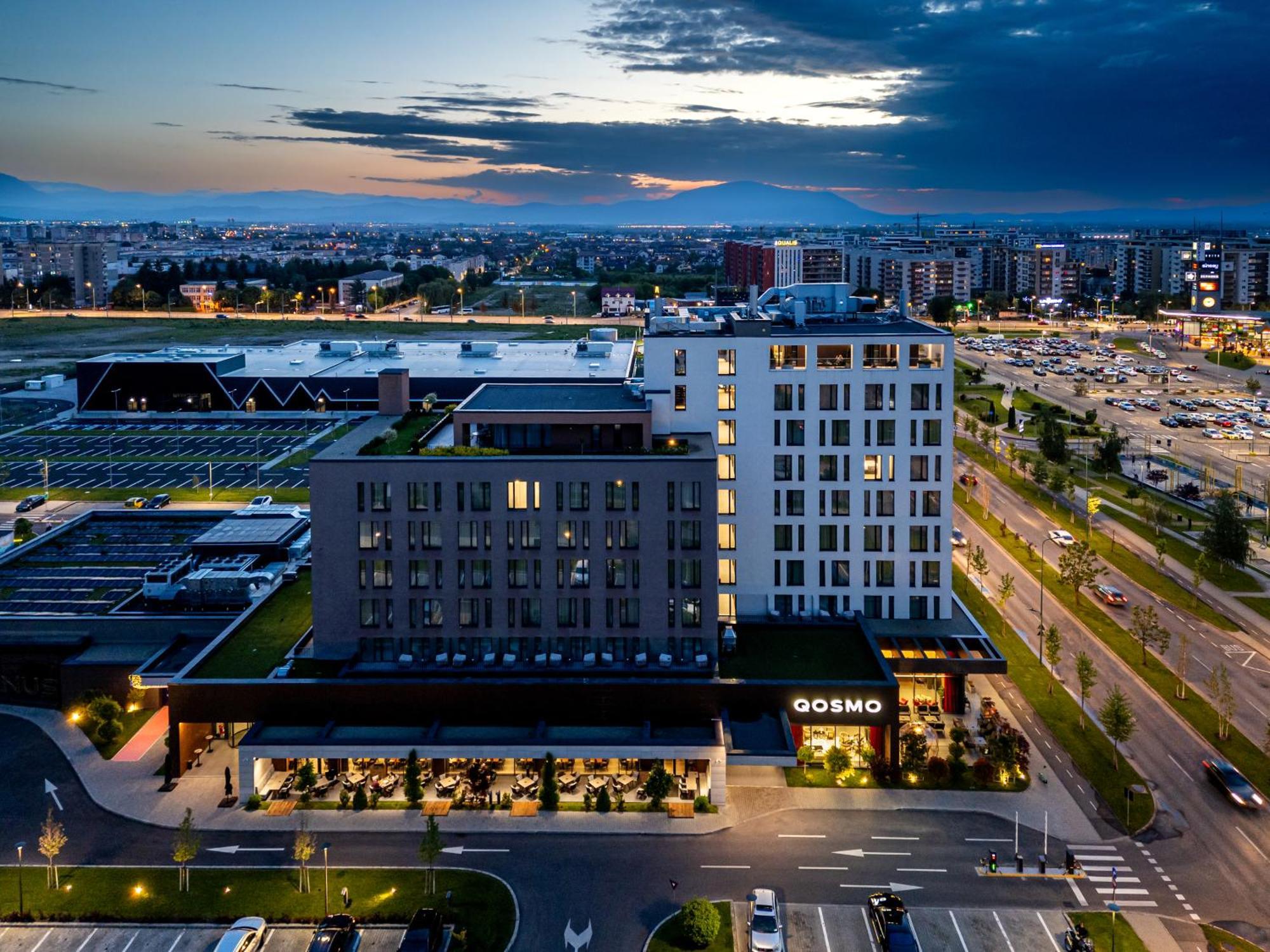 Qosmo Brasov Hotel Εξωτερικό φωτογραφία