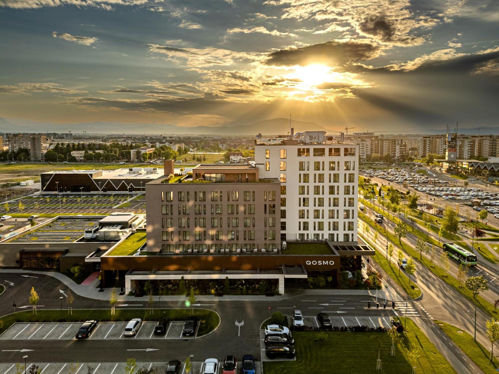 Qosmo Brasov Hotel Εξωτερικό φωτογραφία